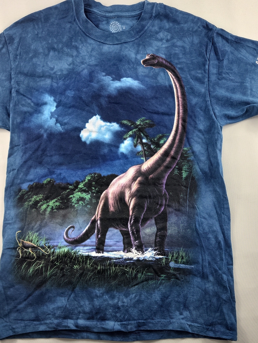 The Mountain Brachiosaurus Dinosaur Graphic Tie-Dye T-Shirt Size Medium